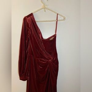 Velvet Revelry one shoulder bridesmaid dress. Size 10 hemmed.